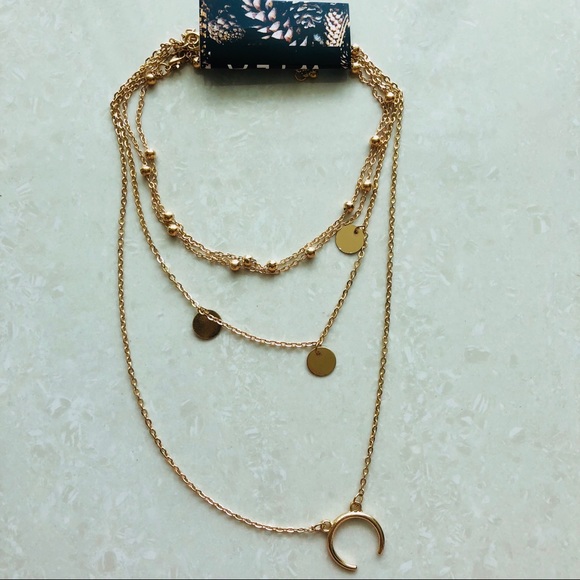 Wila Gorgeous boho layered necklaces in gold - Picture 4 of 5